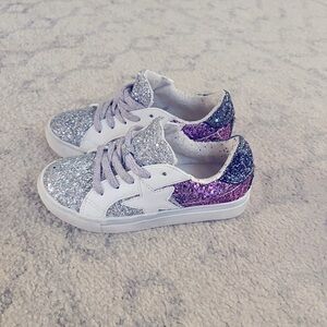 Girls size 13 Steve Madden Rezume Sneaker